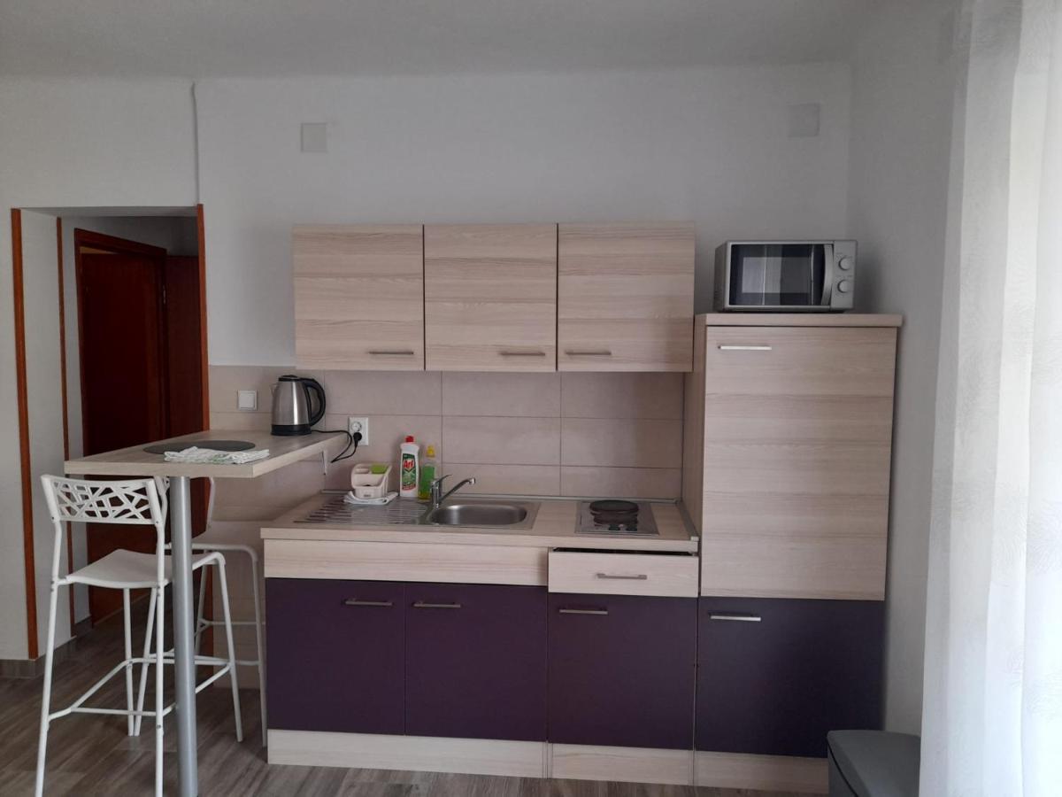 Rooms & Apartments Kaurloto パグ エクステリア 写真