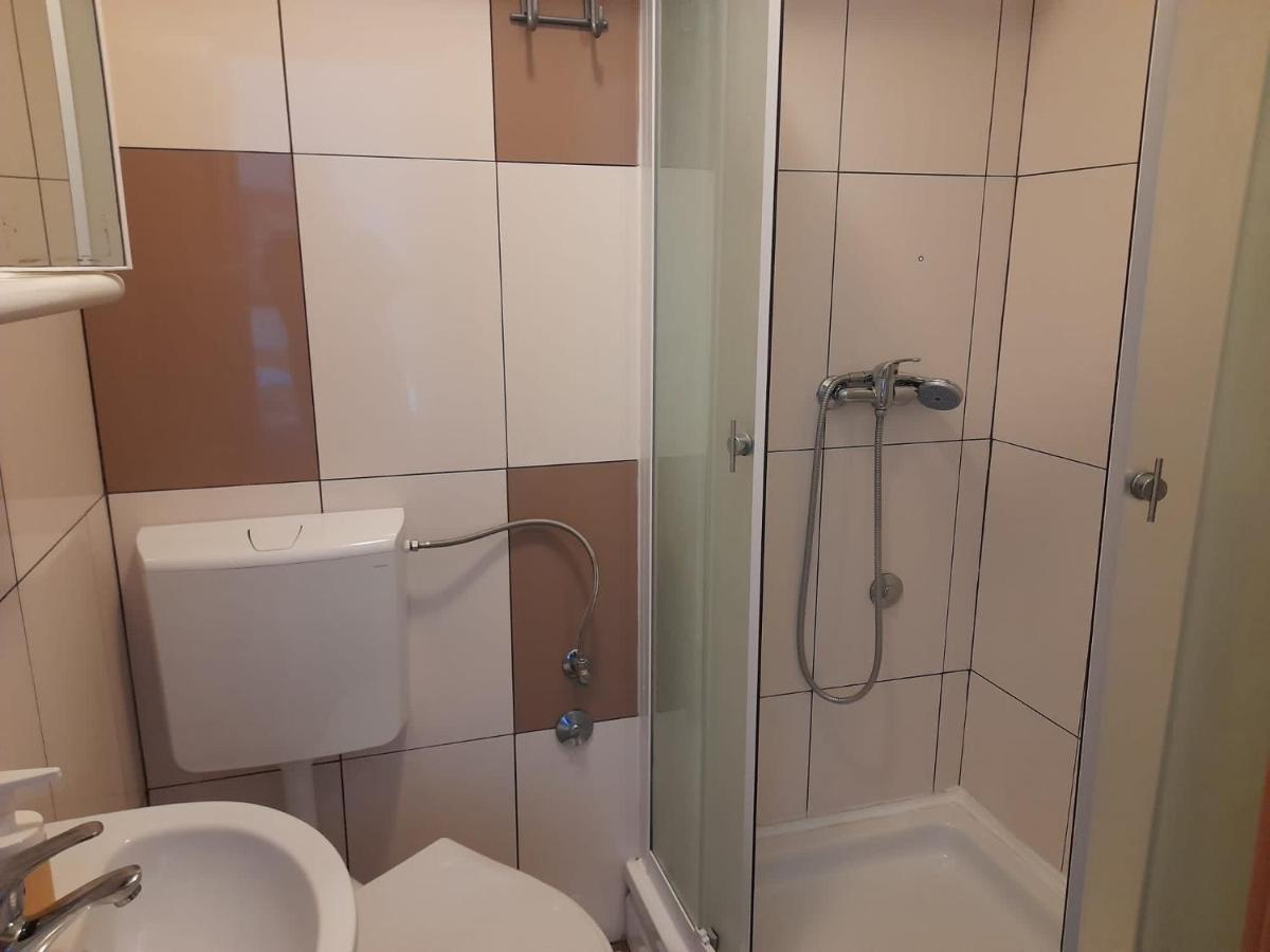 Rooms & Apartments Kaurloto パグ エクステリア 写真