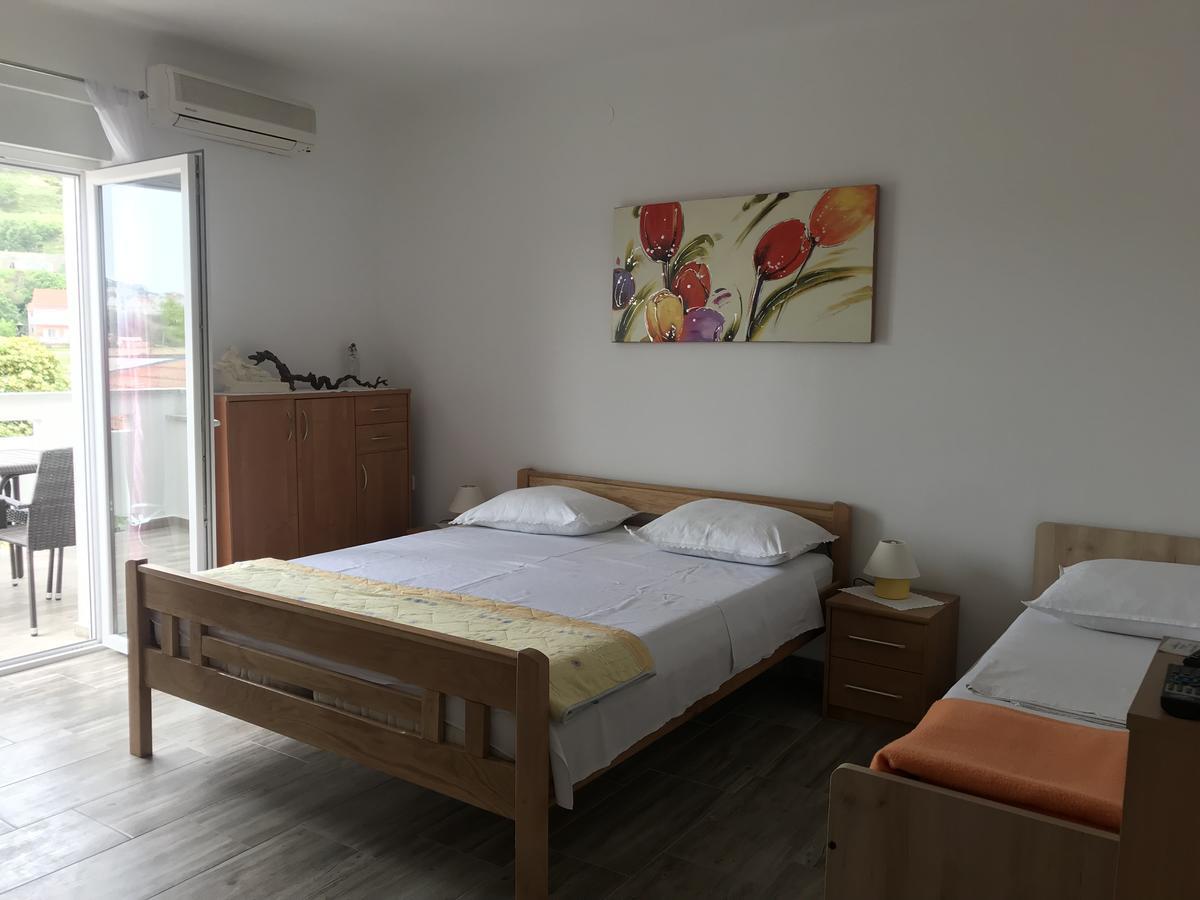 Rooms & Apartments Kaurloto パグ エクステリア 写真