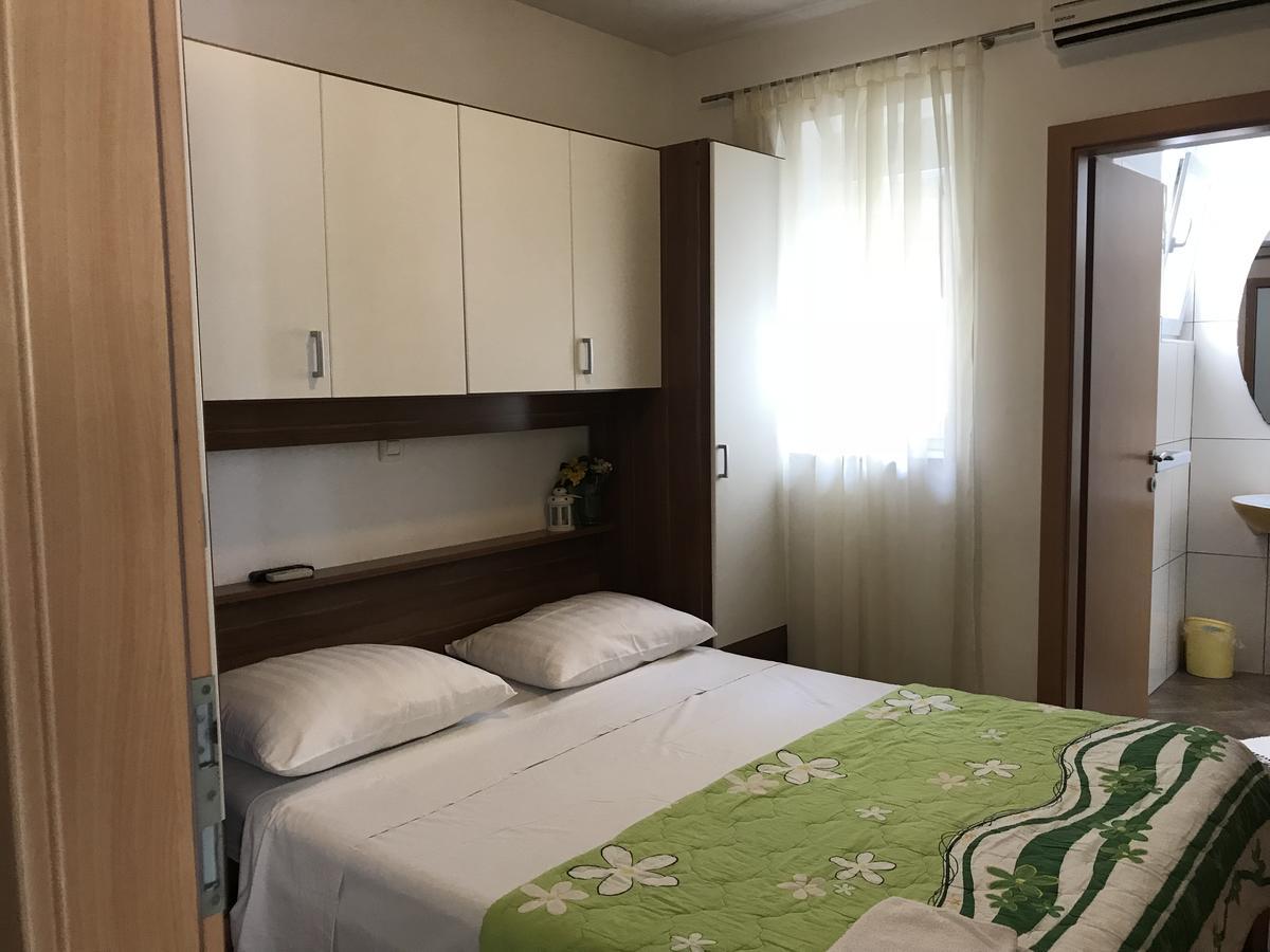 Rooms & Apartments Kaurloto パグ エクステリア 写真