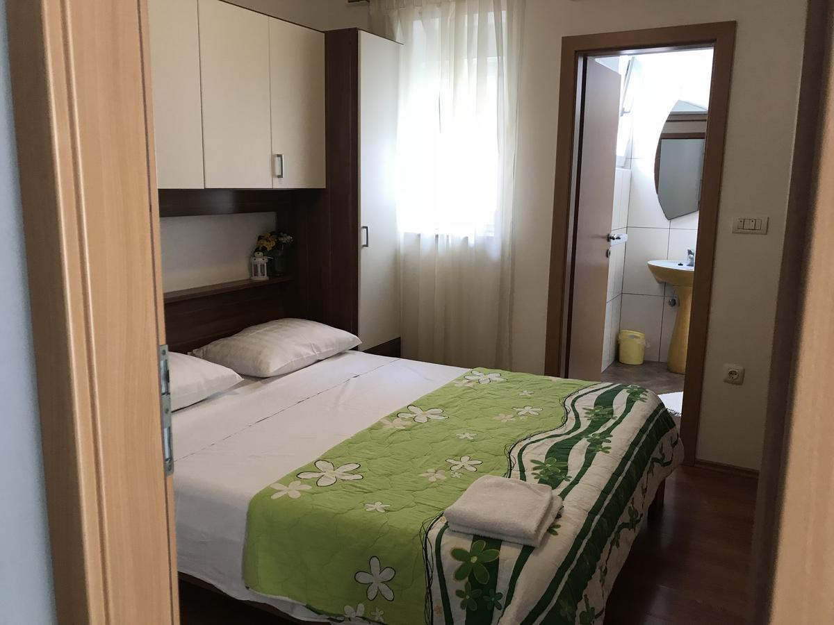 Rooms & Apartments Kaurloto パグ エクステリア 写真